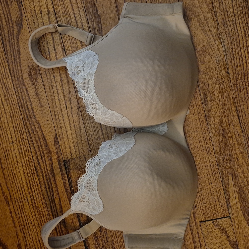 Cacique Balconette Light Cream Lace Trim Bra 38F Wide Band & Straps Padding Sexy